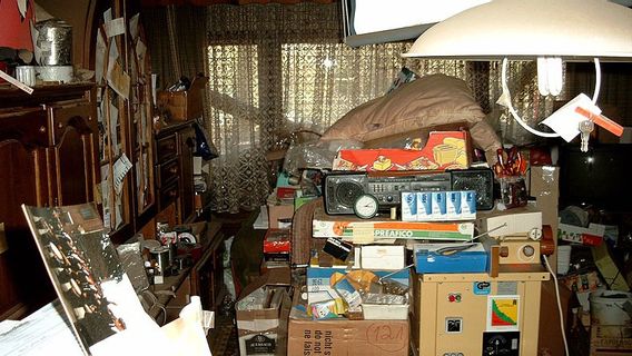 Beware Of Hoarding Disorder Symptoms If You Like To Hoard Unusable Goods