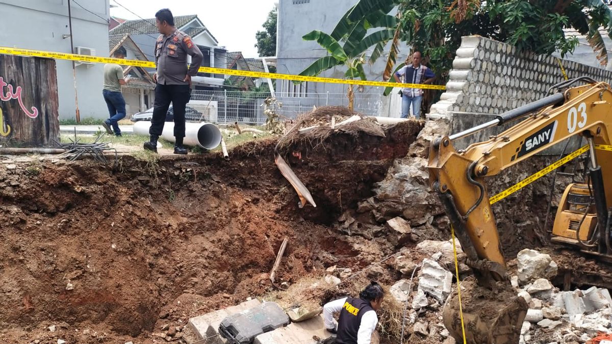 Korban Kecelakaan Kerja Proyek Turap di Kali Serua Pondok Aren Diperiksa Kepolisian