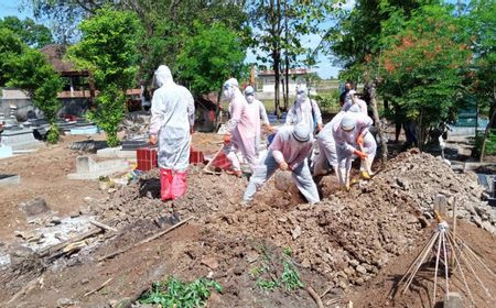 Pemakaman dengan Protokol COVID-19 di Solo Naik Signifikan