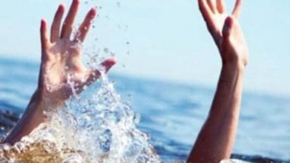 Boy Dies In Santa Sea Water Tourism Object, Cianjur Police Intervene