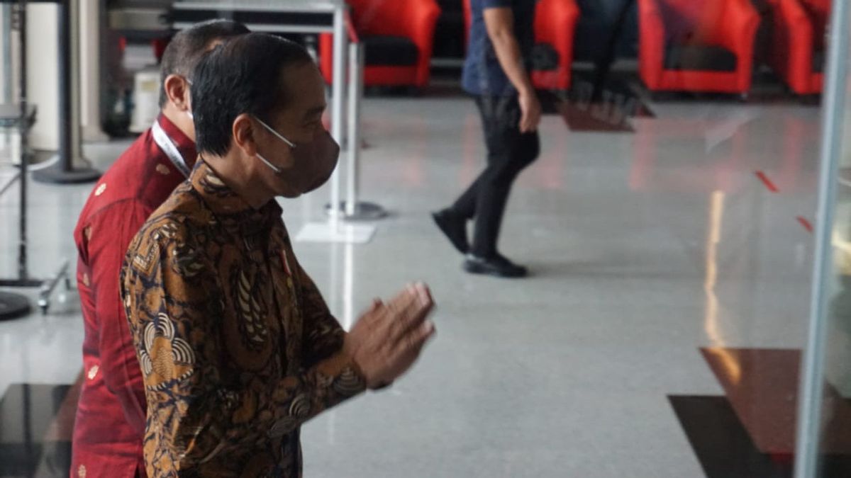 Tiba di Gedung KPK, Presiden Jokowi Disambut Firli Bahuri dan Karpet Merah