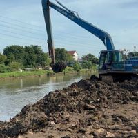    DKI Keruk 205 Ribu Meter Kubik Lumpur di Waduk-Sungai Demi Tingkatkan Daya Tampung