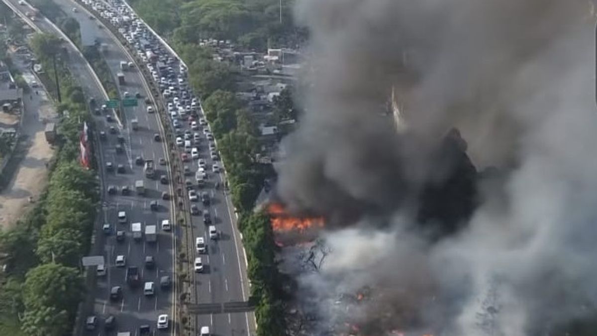 Une ancienne place d’objets à Penjaringan Jakut incendiée