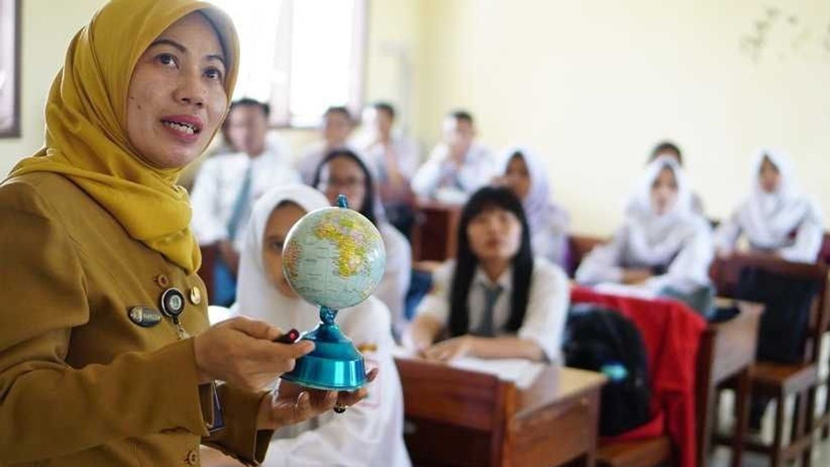 ホノイー教師の地位は時限爆弾、インドネシアは教員不足に脅かされている