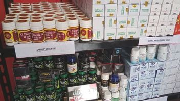ジョグジャカルタ警察、数十種類の違法薬物の生産倉庫を解体
