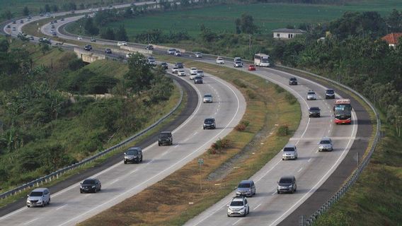 116 Ribu Kendaraan Melintas di Tol Cipali di H+2 Arus Balik Lebaran 2023