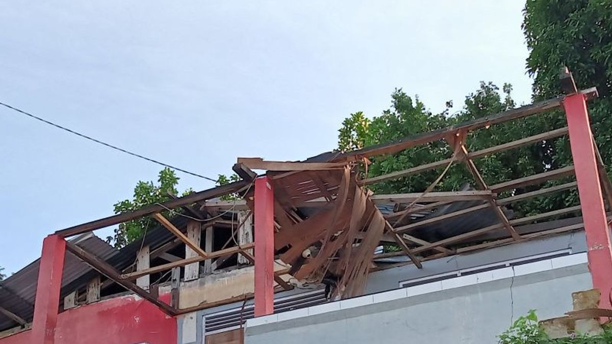 28 Houses Of Sorong City Residents Damaged By Strong Winds