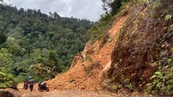 7 نقاط انهيارات أرضية لاندا لنهر توبو كالتارا ، السكان مقيدون للوصول إلى الوقود للحصاد 