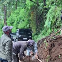 Longsor Melanda Jalur Akses ke Bromo, BPBD Malang: Masih Kami Tangani