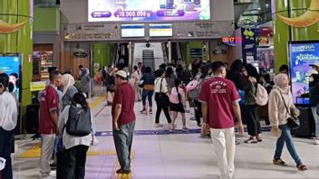 Puncak Arus Mudik Sudah Terlihat, 52 Ribu Penumpang Berangkat dari Stasiun Daop 1 Jakarta