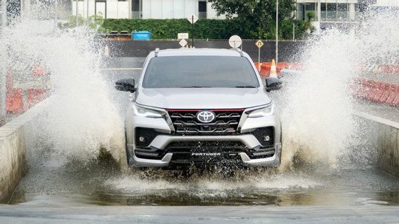 Hore! Sri Mulyani Pastikan Pajak Gratis untuk Mobil 2.500 CC Dirilis April 2021, Beli Fortuner cs Makin Murah