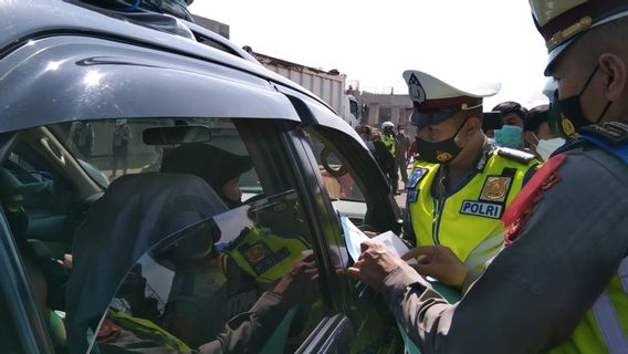 Dua Kali Mencoba Mudik ke Tasikmalaya, Pengemudi Fortuner Ini 2 Kali Diputar Balik