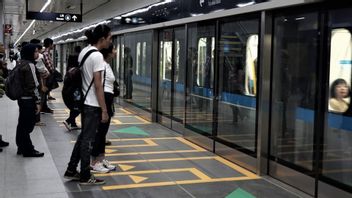 Demo Tolak UU Cipta Kerja Digelar Lagi, 8 Kereta Jarak Jauh akan Diberangkatkan dari Stasiun Jatinegara