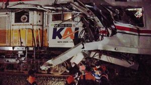 Evakuasi Dramatis di Bekasi, 3 Penumpang Terjepit di Gerbong KRL