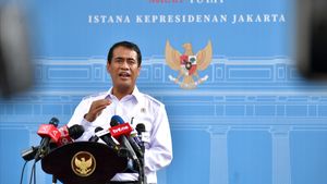 Mentan Bongkar Beras Oplosan: Curah tapi Dijual Harga Premium hingga Berat Dikurangi