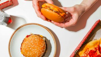 3 Makanan Pemicu Stres, Kurangi Konsumsinya dari Sekarang