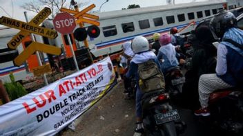 Tabrak Perempuan di dekat Stasiun Susuhan Kediri, Kereta Api Sempat Berhenti untuk Pengecekan Gerbong