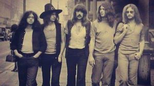 Joe Lynn Turner Tanggapi Rumor Ritchie Blackmore Bakal Kembali ke Deep Purple