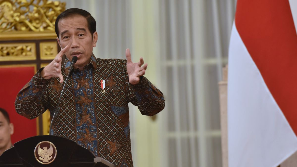 Jokowi réclame la pression par le président pour qu’il ajoute une directrice à Bareskrim Polri