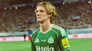 Gordon Minta Maaf kepada Newcastle dan Van Dijk atas Tekel Keras Berujung Kartu Merah