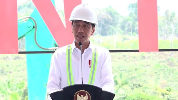 Baliho Ganjar Mahfud 在巴厘岛降级,Jokowi:有沟通不足