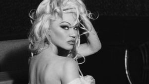Duh, Pamela Anderson Cerai untuk Keempat Kalinya