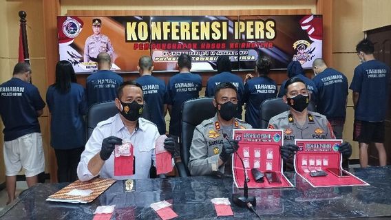 Un Enseignant De Sampit, Dans Le Kalimantan Central, Arrêté Par La Police Pour Avoir Distribué De La Drogue