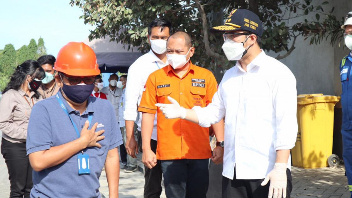 Wagub اميل Dardak يضمن مخزونات الأوكسجين في جاوة الشرقية كافية