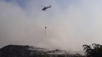 猫沼泽垃圾填埋场的消防仍在进行中,BNPB降低了水轰炸直升机