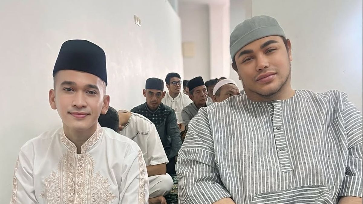 روبن أونسو يظهر في صلاة العيد في خضم قضية المعروف