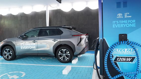 Toyota présente les premiers 120 et 150k ultra fast charger dans le bricolage et Sumatra