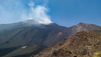 Turis Amerika Meninggal Saat Bertamasya di Gunung Etna Sisilia