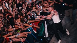 Cohérent Pro-Palestine, Macklemore prononcé depuis le hall 2 d'Hind