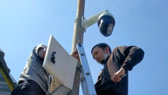 Mataram City Government Installs CCTV In Traditional Markets On Senggigi Tourist Route