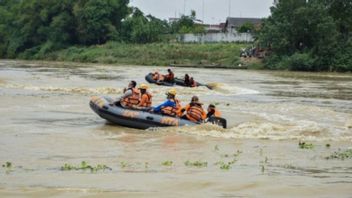 SAR:ベンガワン・ソロで転覆したボートの犠牲者6人