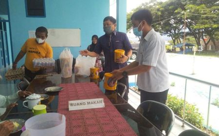 'Kadang Nasi yang Dimakan Lansia-Anak Yatim Piatu Diberi Garam Supaya Ada Rasanya,