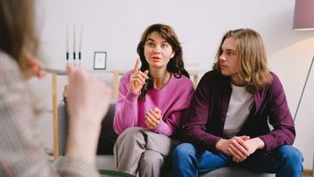 Sering Curiga Pada Orang? Ini Masalah Kepercayaan atau <i>Trust Isuue</i> yang Muncul dari Trauma Masa Kecil