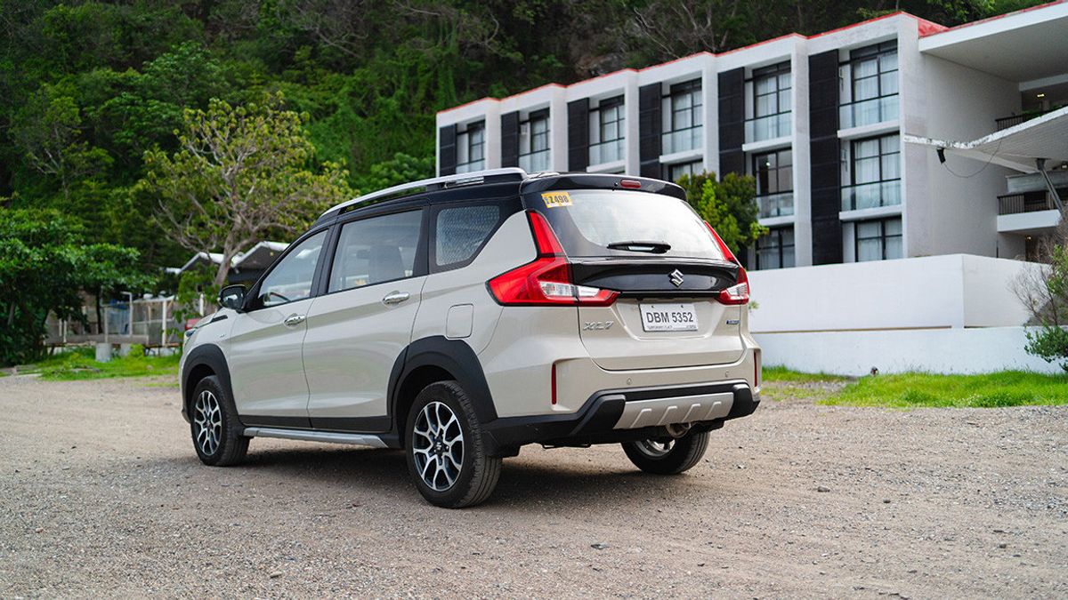 铃木XL7 Hybrid 正在收购新的黑色版本,按价格计算