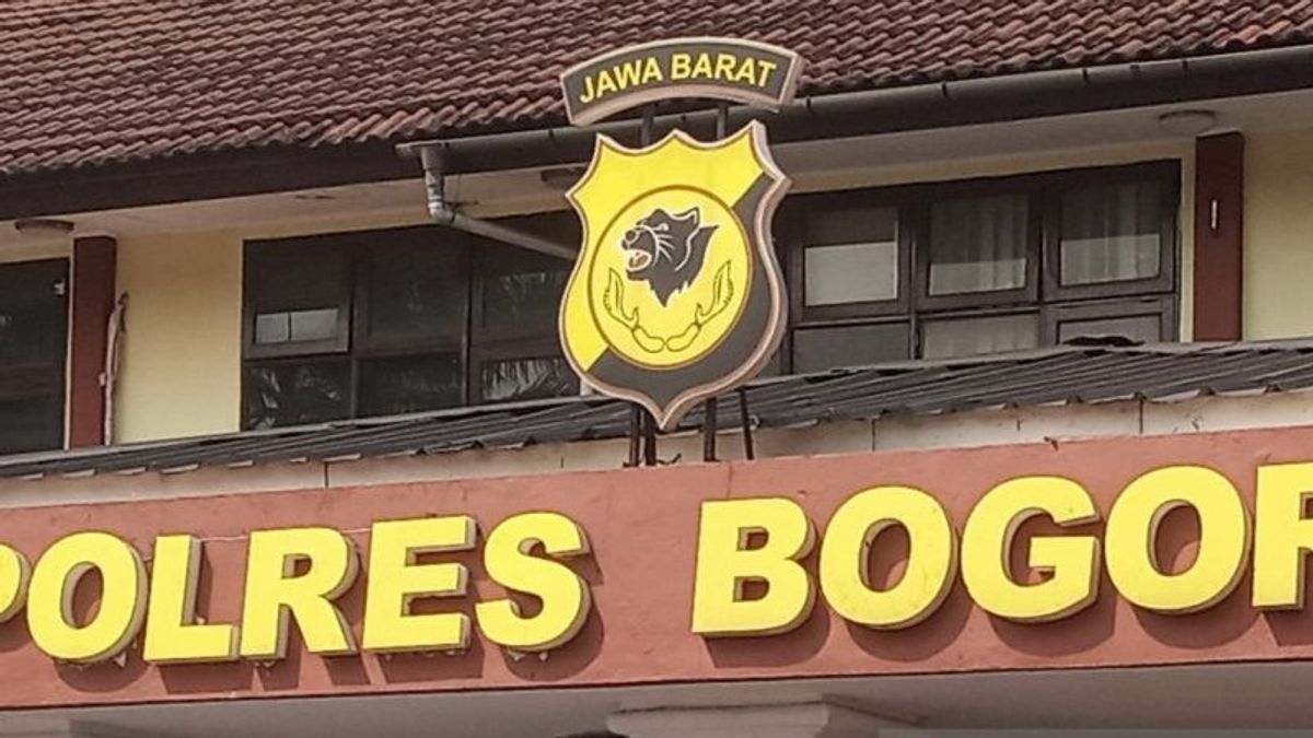 Le Chef Du Village De Cigombong Examiné Par La Police De Bogor Au Sujet De Cas D’accaparement Présumé De Terres