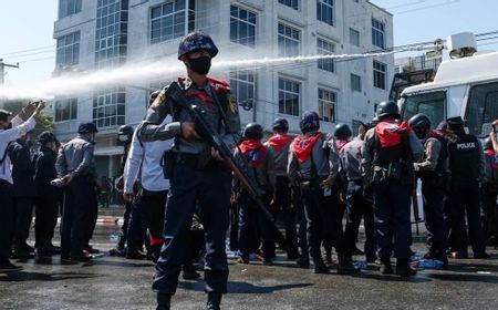 Rezim Militer Makin Represif, Warga Tolak Pemakaman Polisi Myanmar