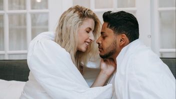 5 Cara Foreplay yang Bakal Menambah Kualitas Hubungan Seksual Anda Makin Panas, Coba Semuanya!