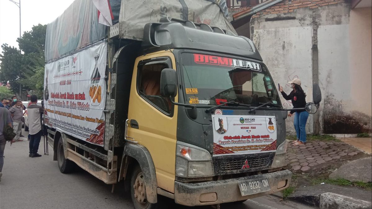 Sending 3 Tons Of Oranges To Jokowi, Karo Residents Hope President Help Repair Worried Road Infrastructure