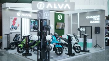 animateur IIMS Surabaya, Alva propose une ligne de moto électrique avec une série de promotions intéressante