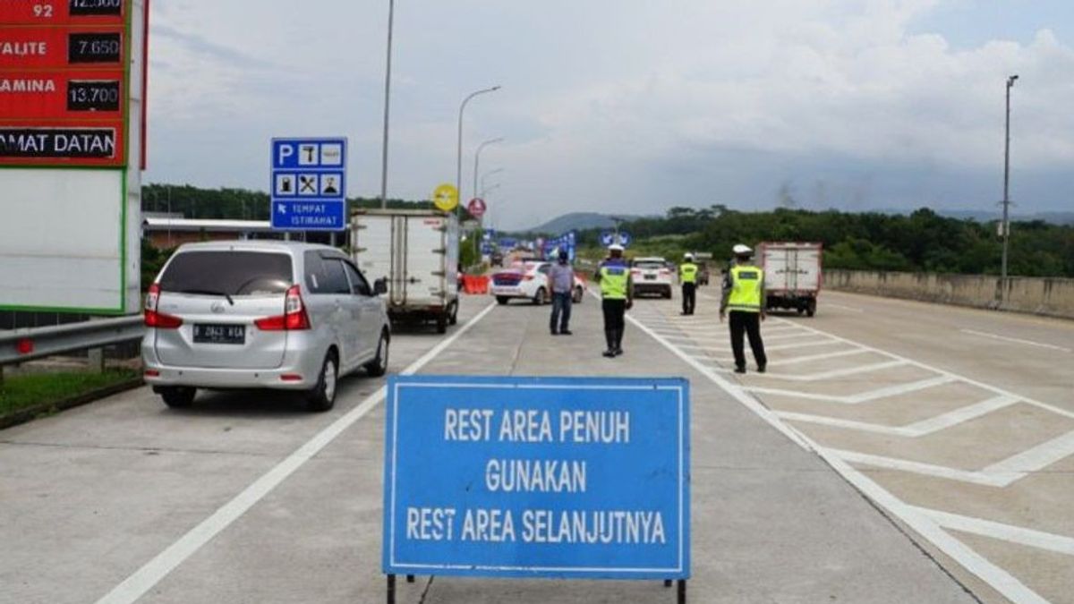 Drivers Who Forced To Enter Rest Areas Assessed As Cause Of Congestion During Eid Al-Fitr 2022 Backflow, Police: If You Are Sleepy Outside The Toll Road