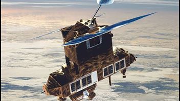 これは、地球の大気を衝突させるNASAの古い衛星機能です