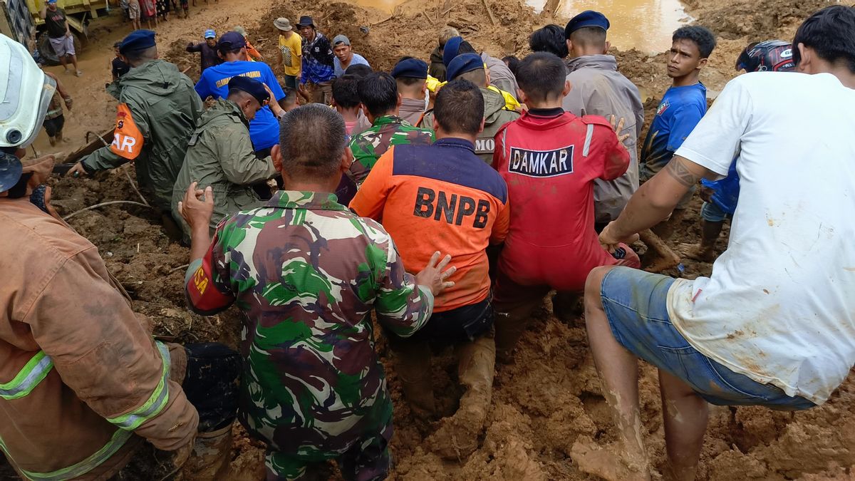 7 Orang Masih Hilang Akibat Banjir dan Longsor di Sumbar