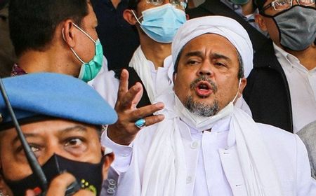 Pengacara Rizieq Shihab Merasa Dipersulit karena Berkas Sidang Perdana Tak Kunjung Diberikan