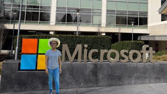 マイクロソフトは、特にセールス部門で、何千人もの従業員を解雇します