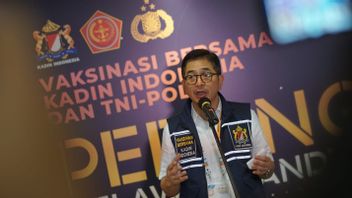 Kadin Indonésien Avec TNI-POLRI Vaccination Gratuite 15 Mille Participants   