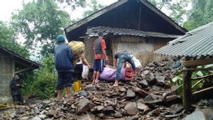 Pura dan Belasan Rumah Suku Tengger di Desa Ranu Pani Rusak Diterjang Longsor 
